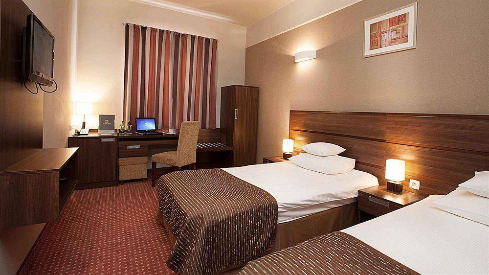 Hotel Teczowy Mlyn Kielce Exterior photo